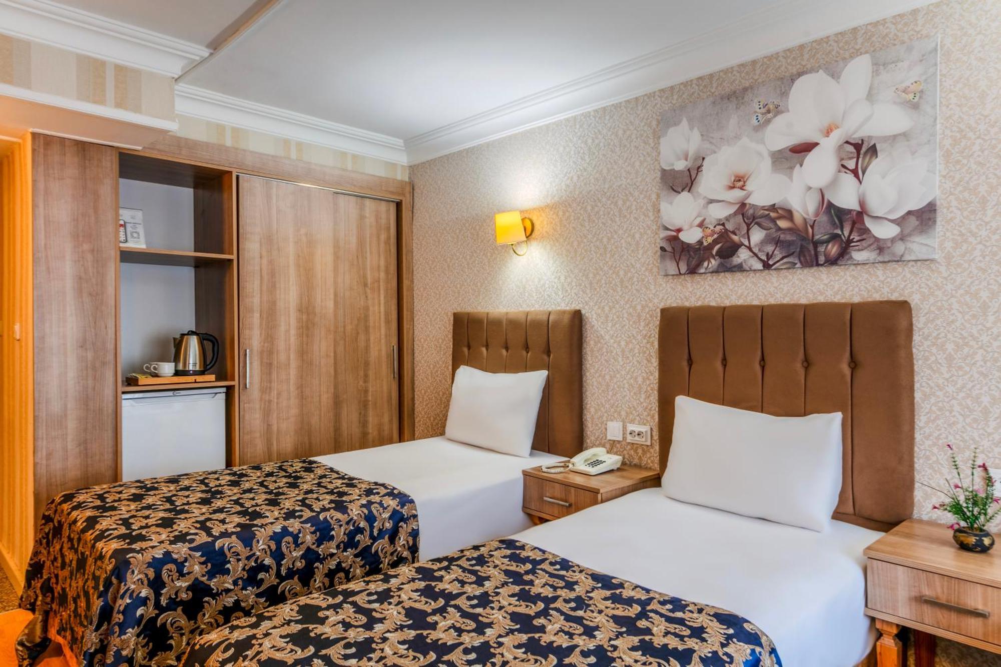 Hamit Hotel Истанбул Екстериор снимка