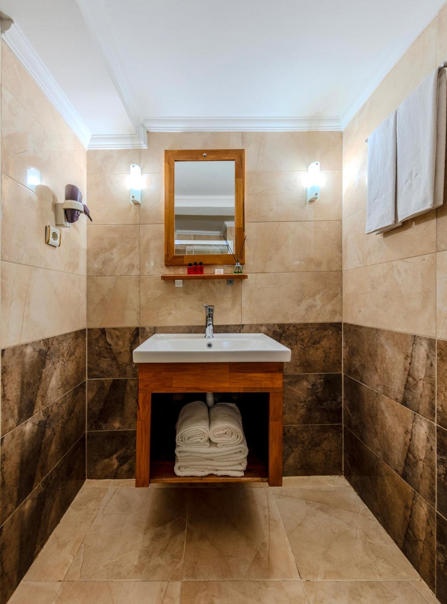 Hamit Hotel Истанбул Екстериор снимка