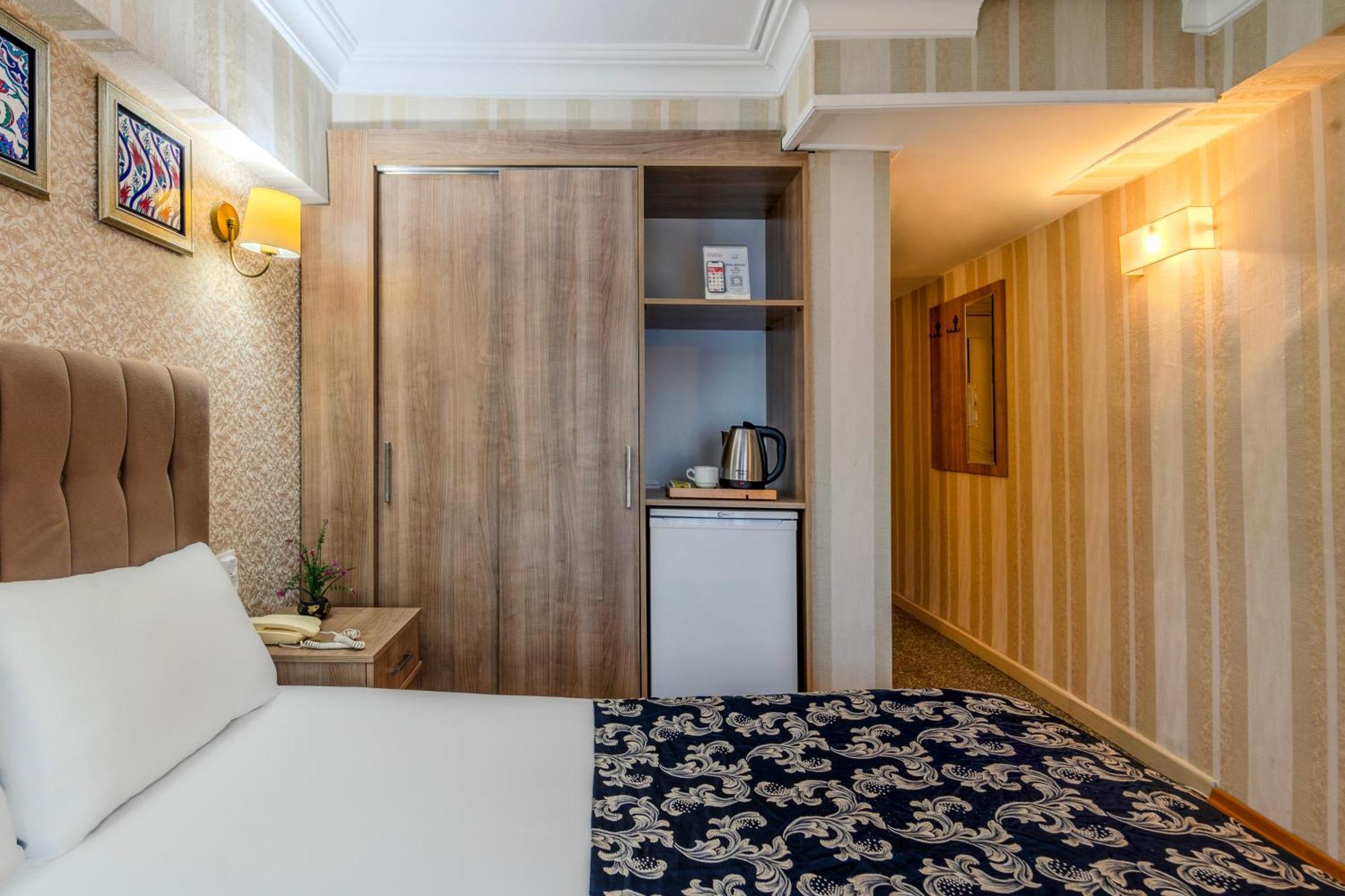 Hamit Hotel Истанбул Екстериор снимка